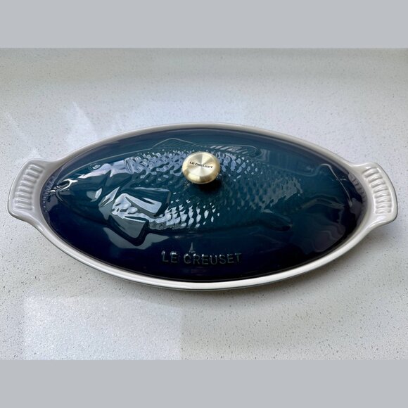 Le Creuset Fish Baker Agave - Picture 2 of 12